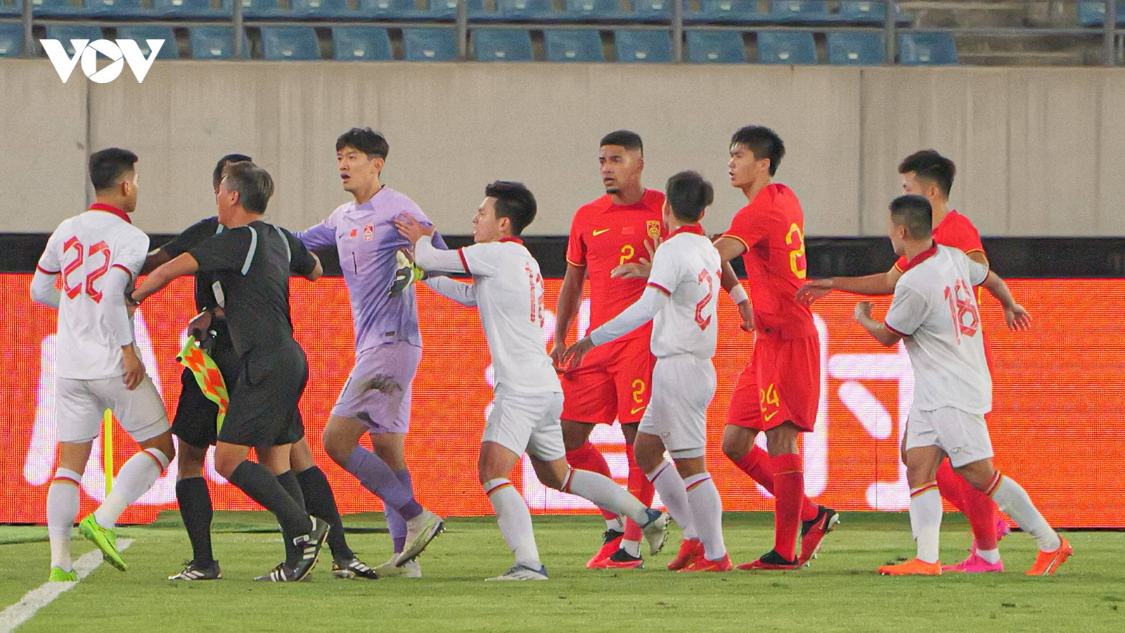 ĐT Trung Quốc bị chỉ trích dù thắng 2-0 trước ĐT Việt Nam