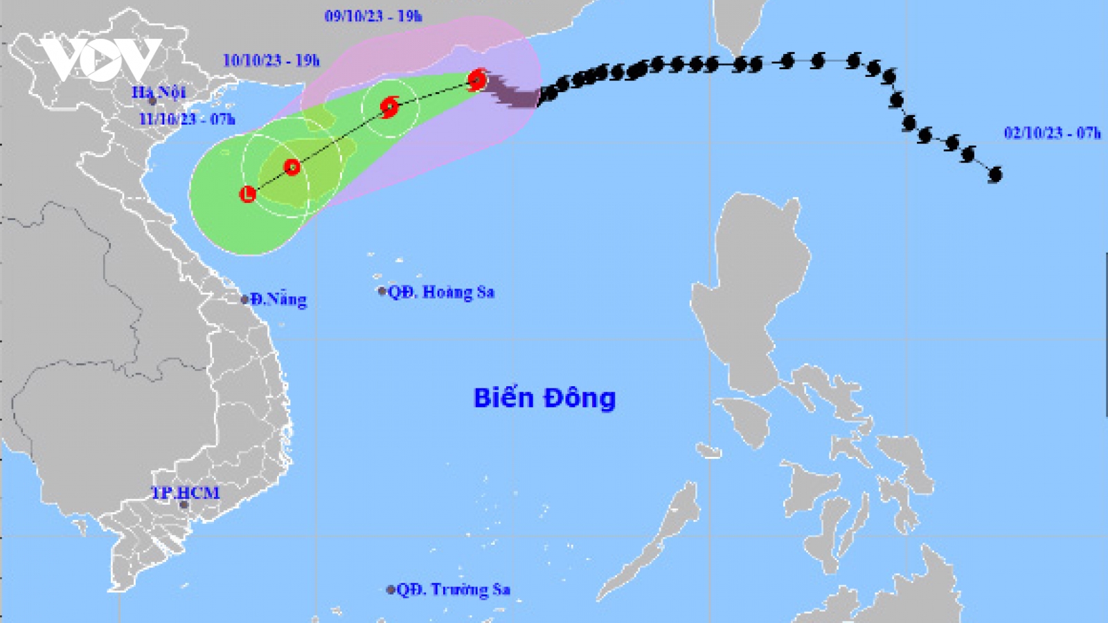 Bão số 4 di chuyển chậm, cách Hồng Kông (Trung Quốc) khoảng 100km