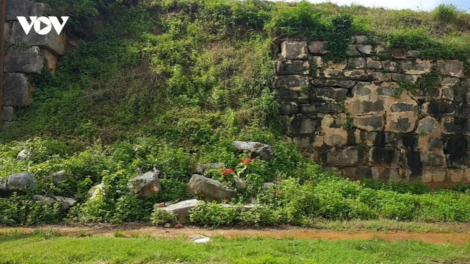 Lần đầu khai quật chân móng di sản thế giới thành nhà Hồ