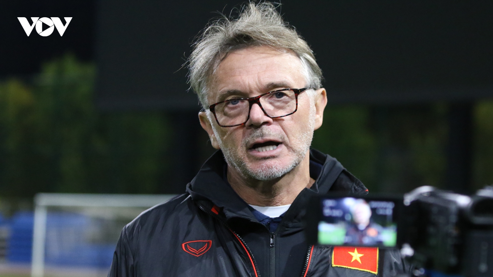 HLV Troussier chỉ rõ sai sót của ĐT Việt Nam ở trận thua ĐT Uzbekistan