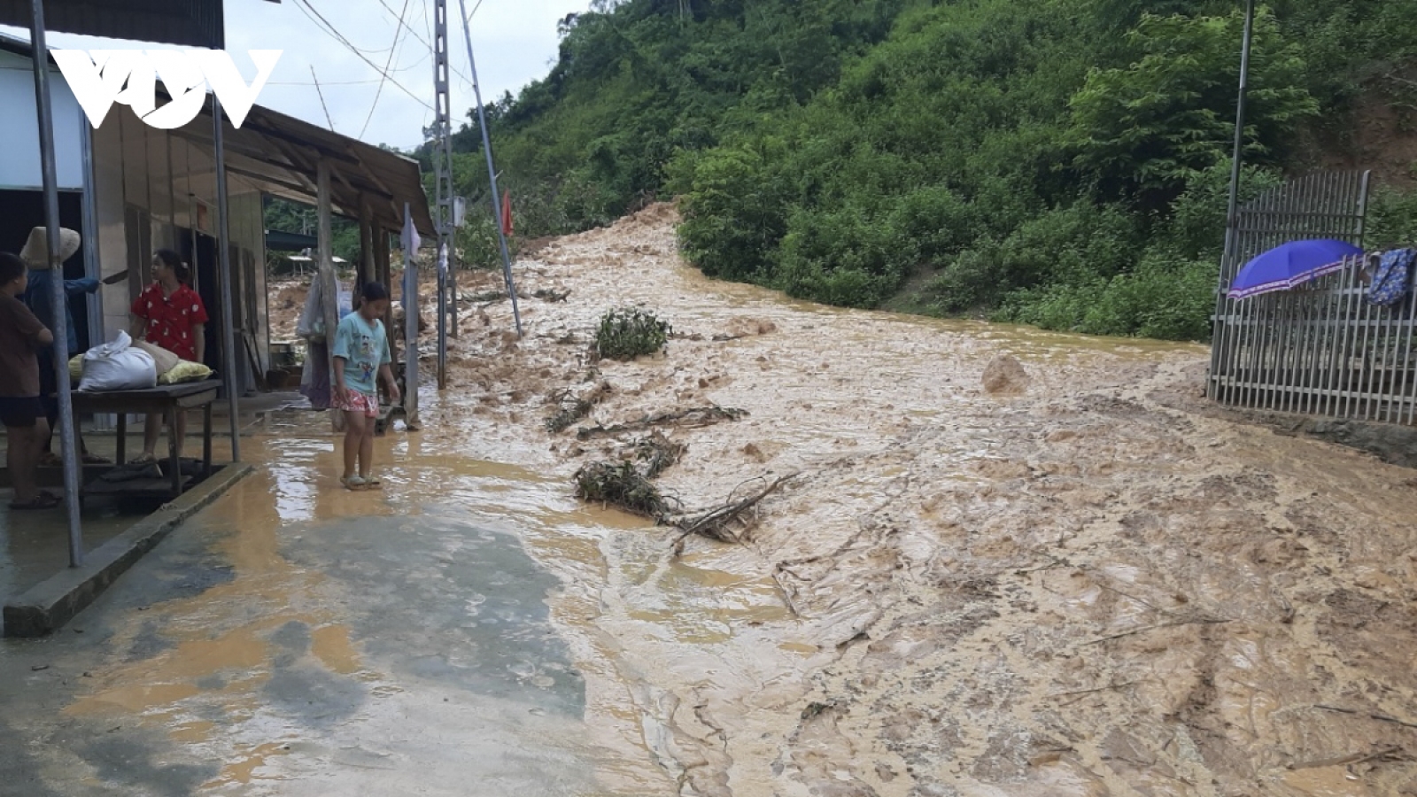 9 người chết, 1 người mất tích do mưa lũ ở Bắc bộ và miền Trung