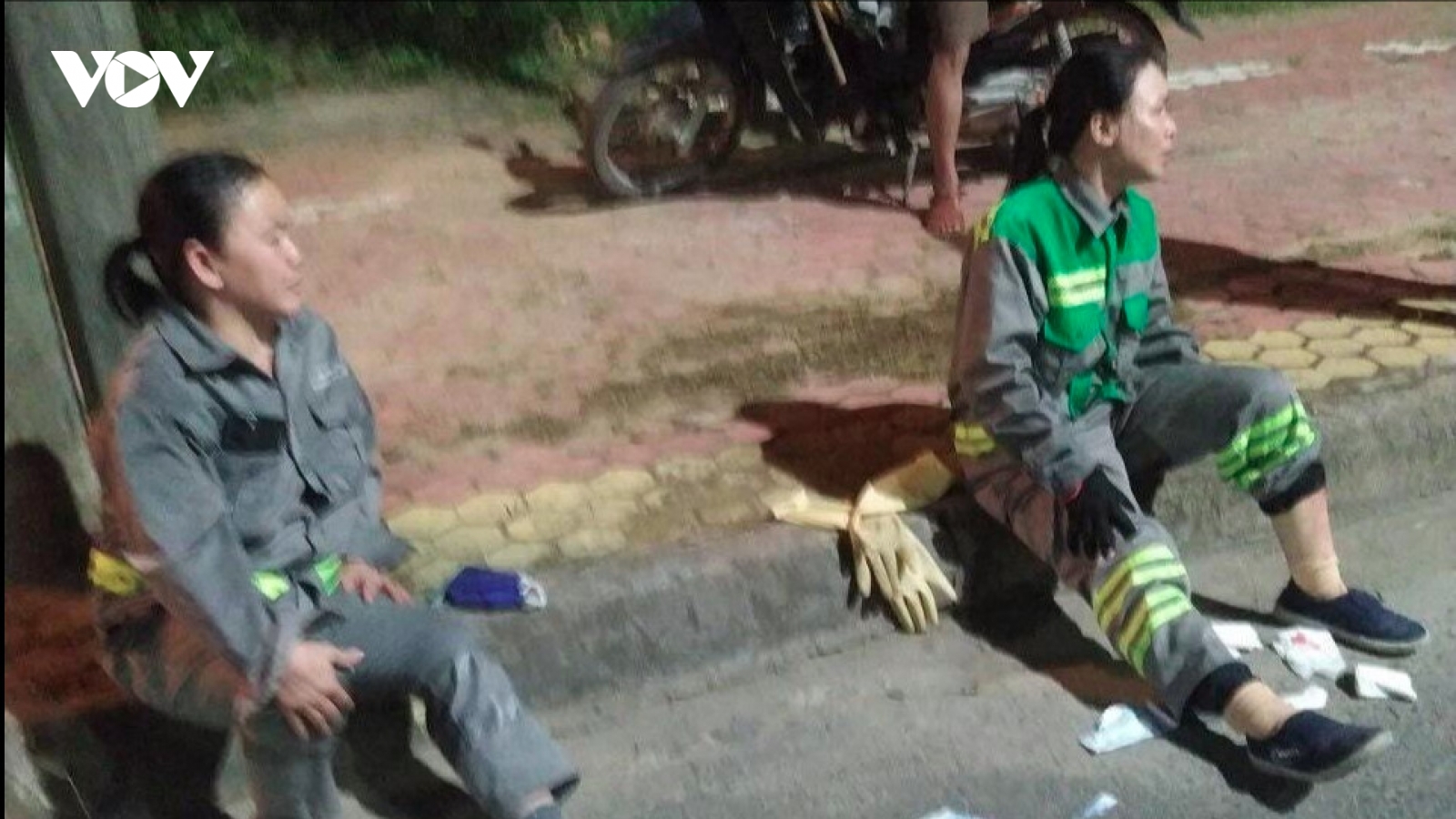 Bắt 2 thanh niên bắn nữ lao công ở Quảng Ngãi