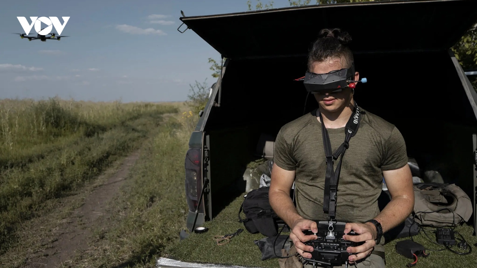 Ukraine tìm mọi cách tận dụng UAV thương mại đối phó Nga