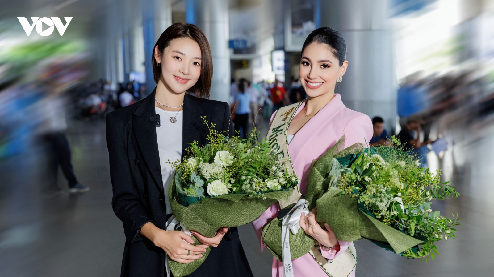 Dàn Hoa hậu Miss Earth 2022 đến Việt Nam