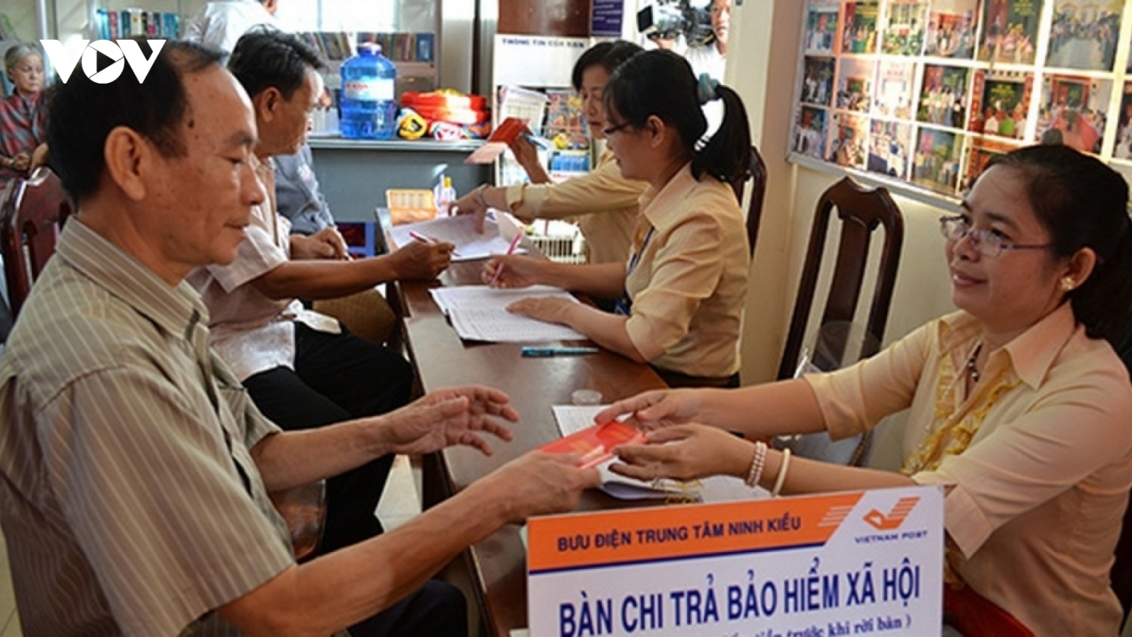 Tuổi nghỉ hưu của lao động nam năm 2024 tăng lên bao nhiêu?