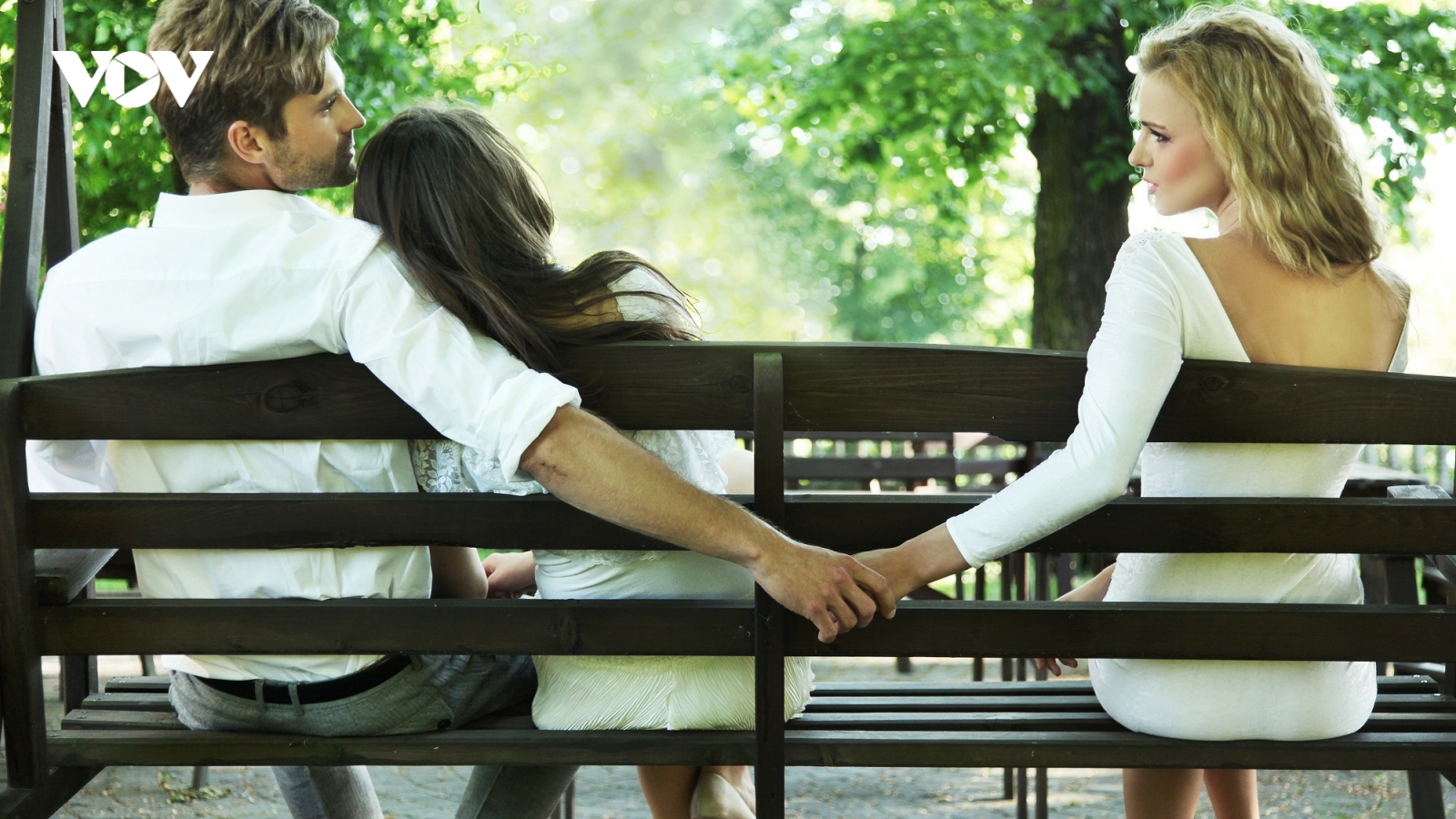Có nên tiếp tục quan hệ ngoài luồng với sếp của chồng?
