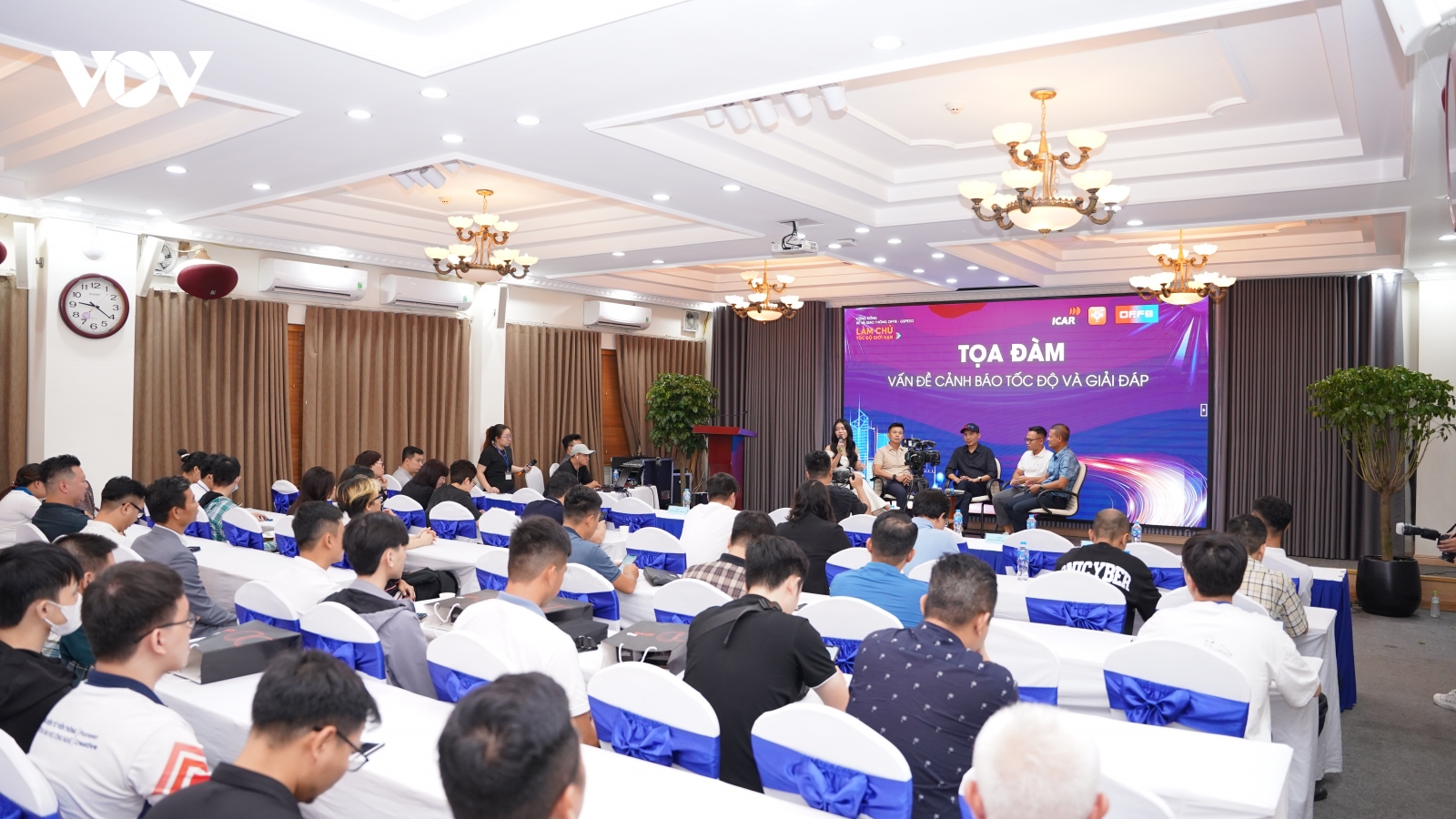 Lái ô tô có cần công nghệ hỗ trợ để làm chủ tốc độ giới hạn?