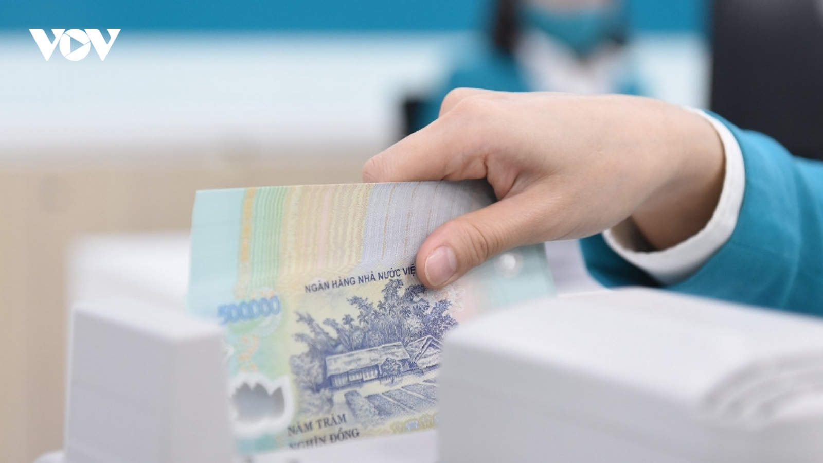 Vợ đột nhiên đòi rút tiết kiệm để kinh doanh