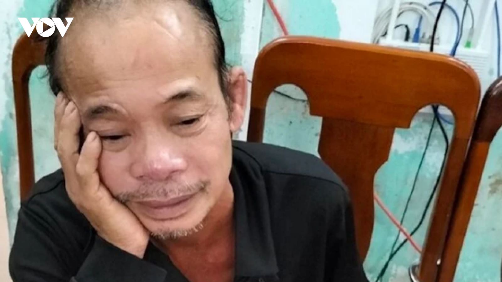 Khởi tố, bắt tạm giam gã đàn ông say rượu, hiếp dâm cụ bà 85 tuổi