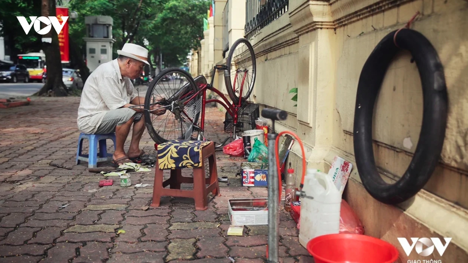 Việc làm cho người cao tuổi cần trở thành một bộ phận của chính sách lao động