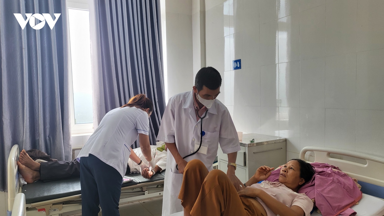 Đủ thuốc, Trung tâm y tế Krông Búk hút người bệnh