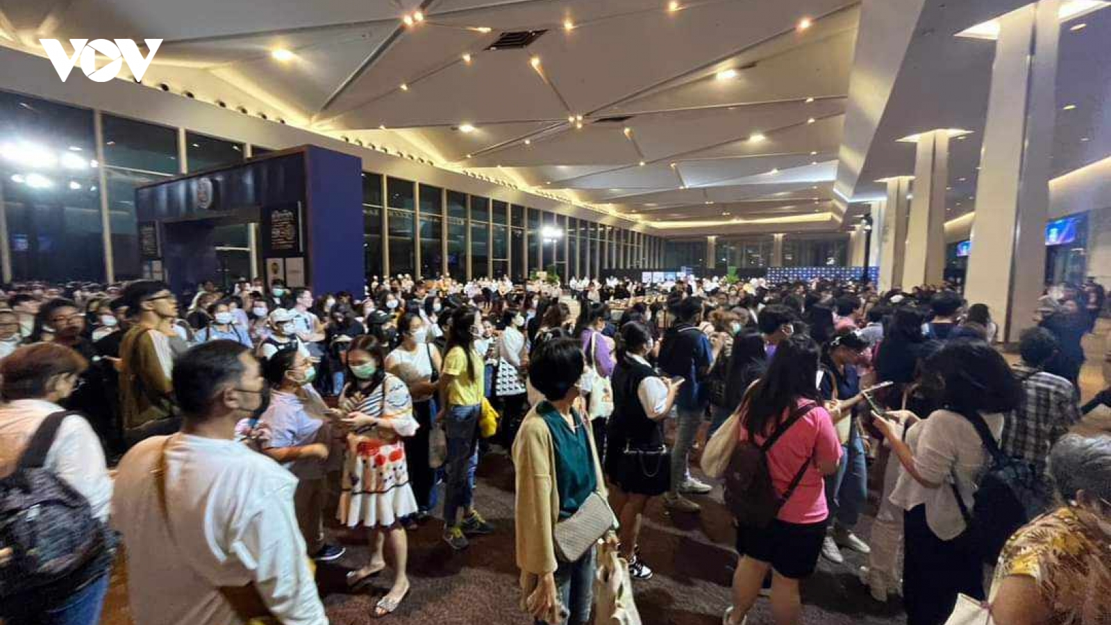 Nổ súng ở Trung tâm thương mại Siam Paragon (Bangkok), hàng trăm người bỏ chạy