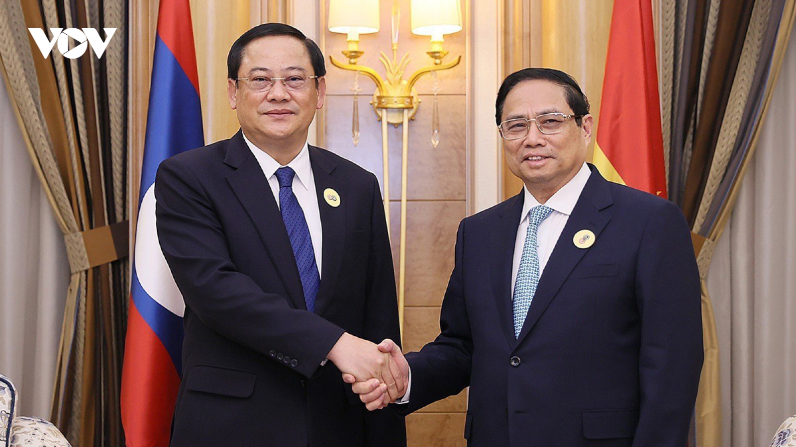 Thủ tướng Phạm Minh Chính gặp Thủ tướng Lào Sonexay Siphandone