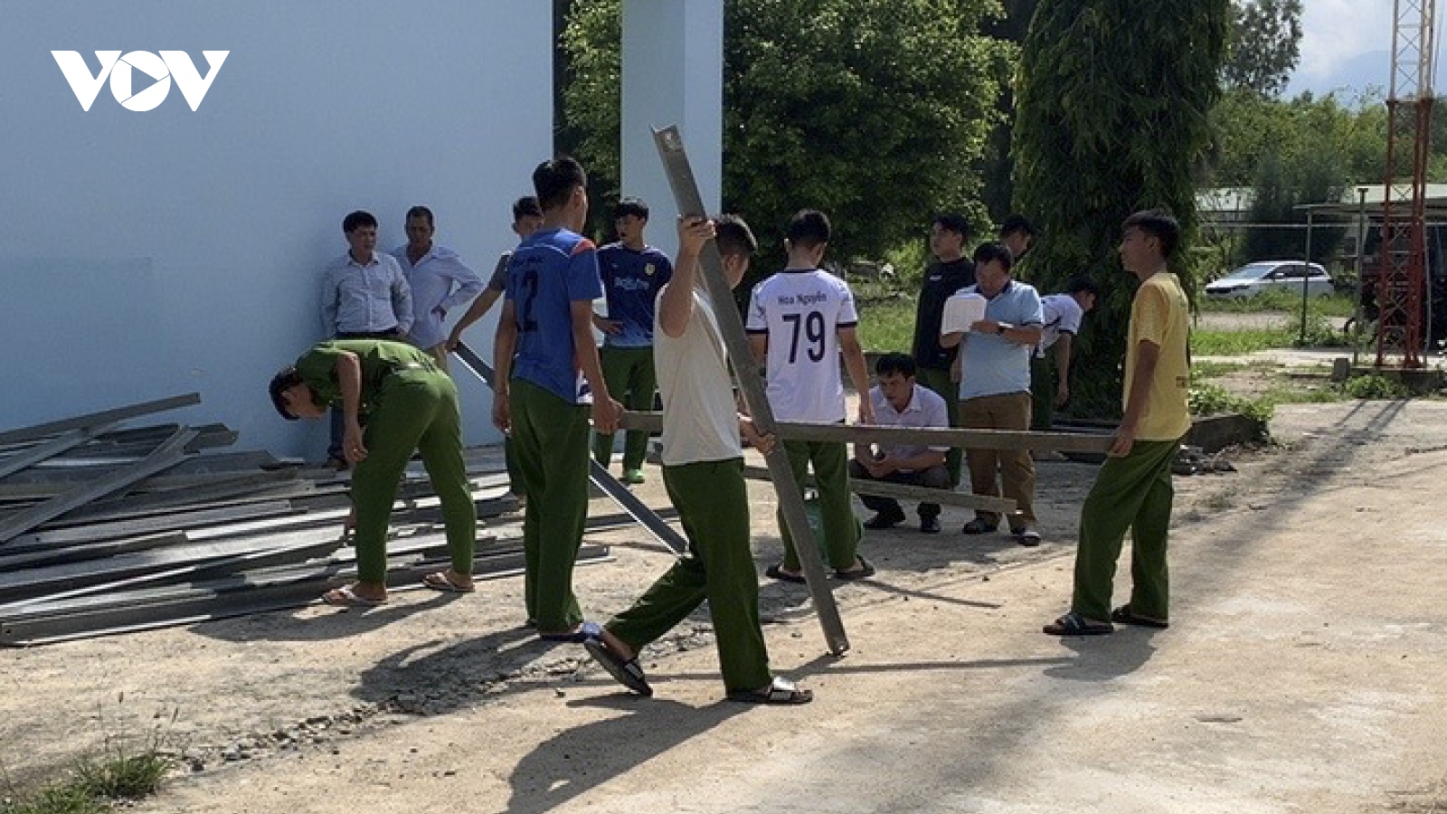 Tạm giam đối tượng đánh cắp hàng loạt thanh giằng trụ điện cao thế tại Khánh Hòa