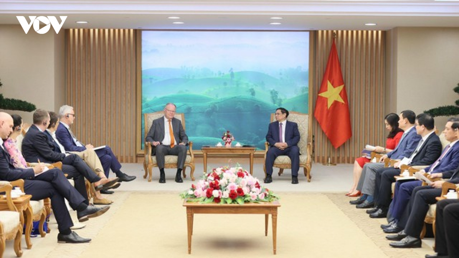 Thủ tướng Phạm Minh Chính tiếp Thủ hiến bang Hạ Saxony của Đức