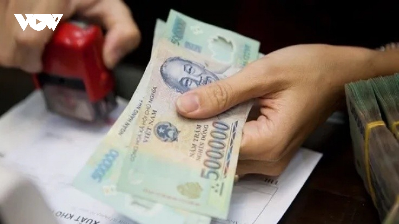 Sẽ không còn chuyện “phụ cấp cao hơn lương”