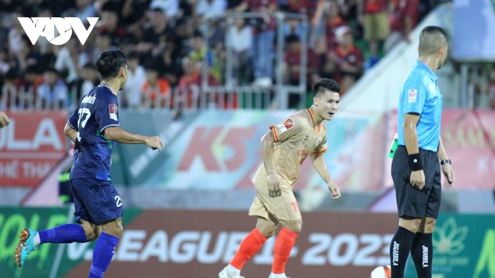 Trận cầu đinh của vòng 1 V-League 2023/2024 bị đổi lịch