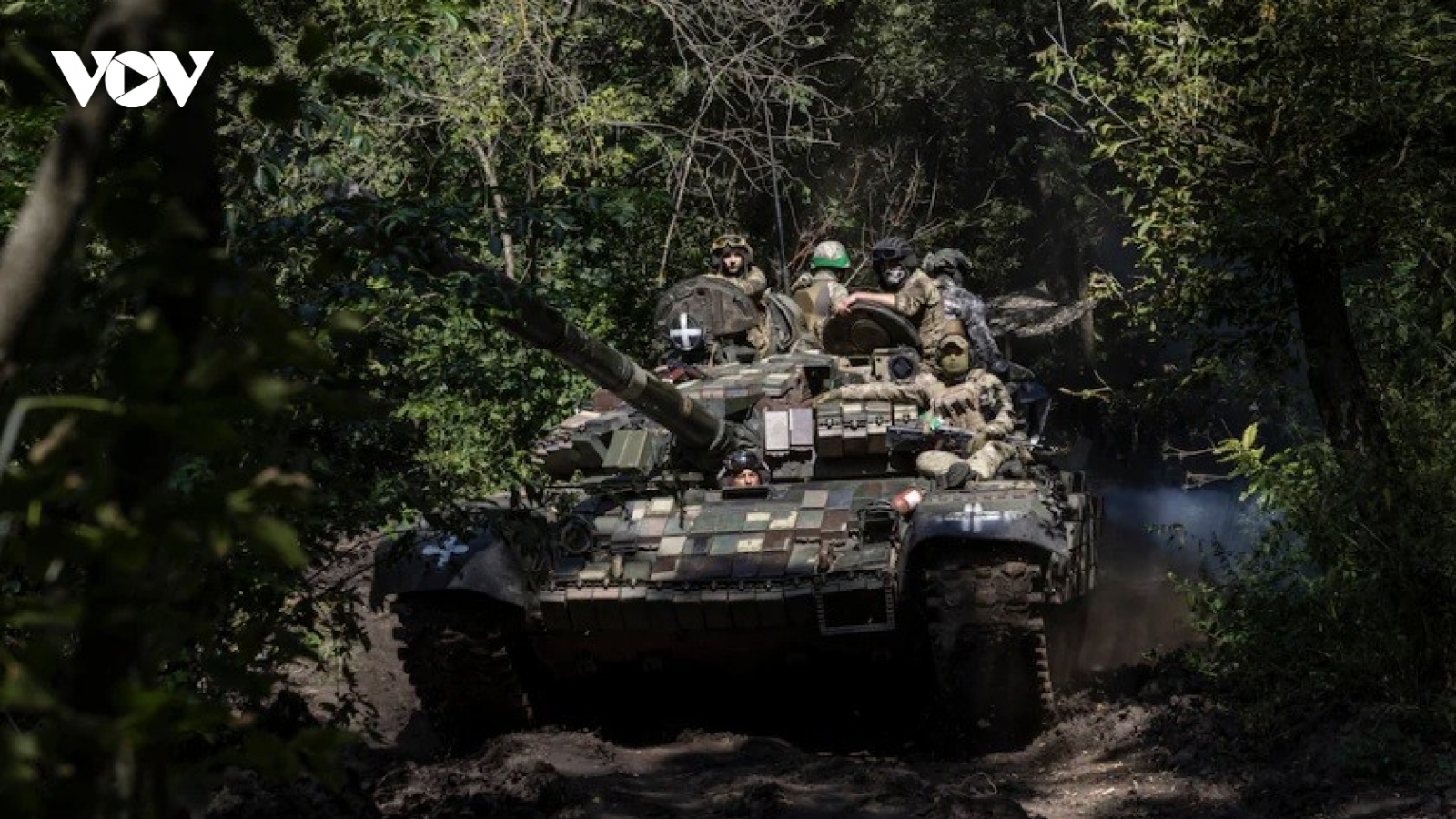 Nga xuyên thủng phòng tuyến Ukraine tại Donetsk, ồ ạt tiến đánh Kupyansk