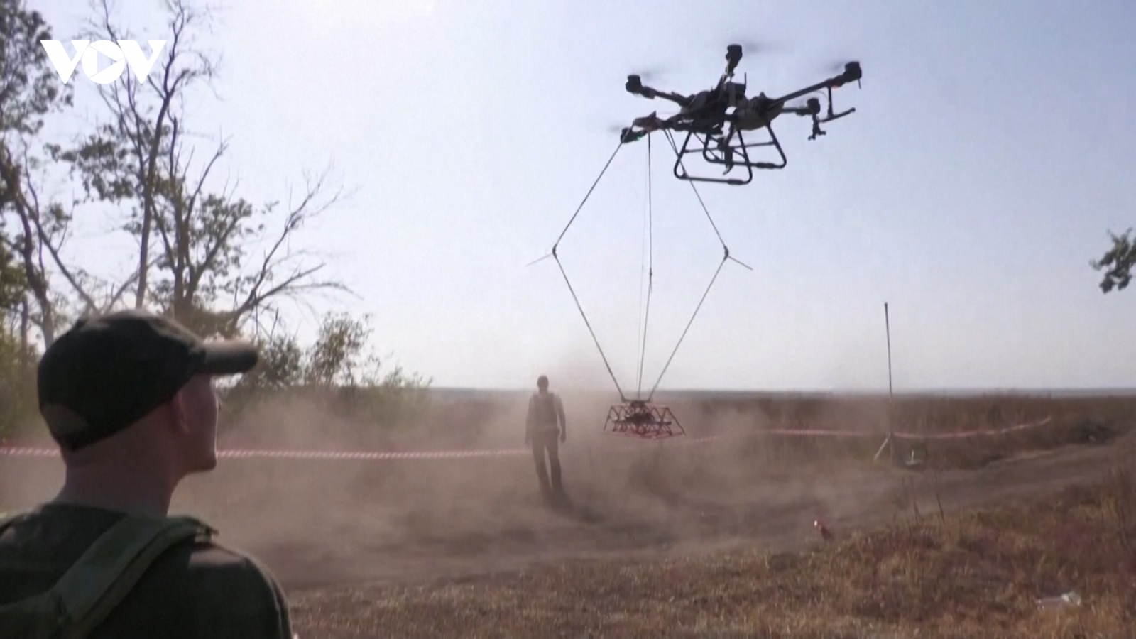 Cách Ukraine sử dụng UAV để rà phá bom mìn