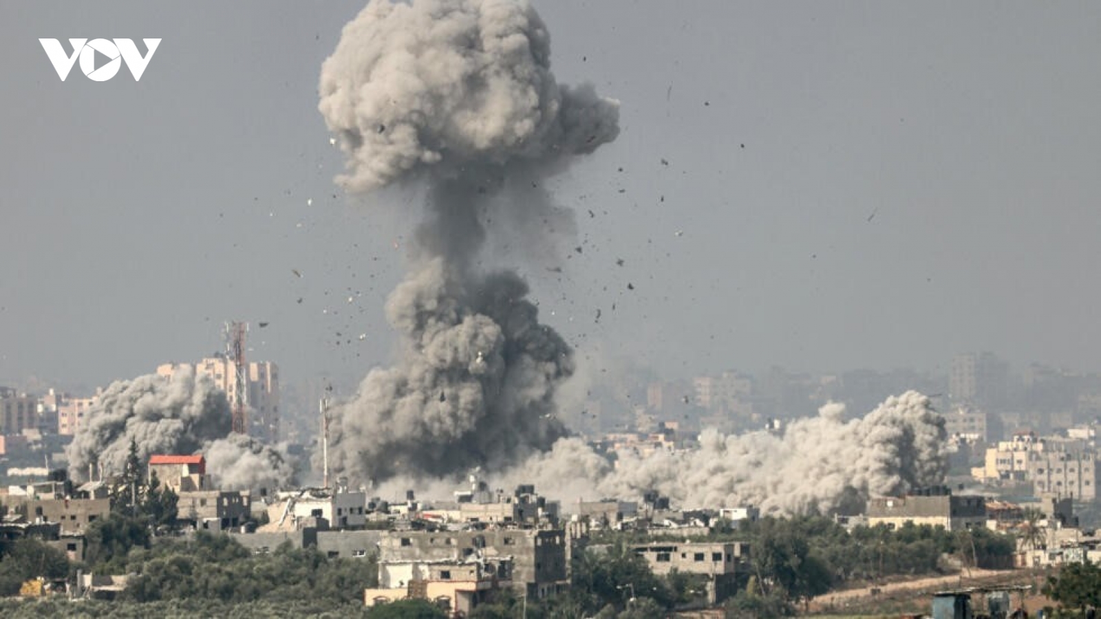 Israel tăng cường đột kích, chuẩn bị tấn công bộ binh quy mô lớn vào Gaza