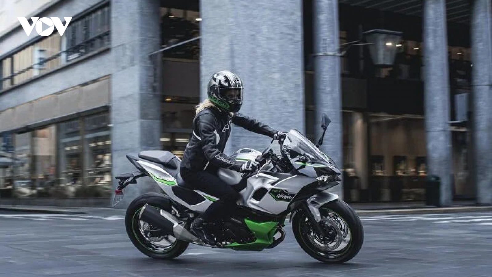 Ảnh chi tiết Kawasaki Ninja 7 Hybrid 2024 - xe mô tô siêu tiết kiệm