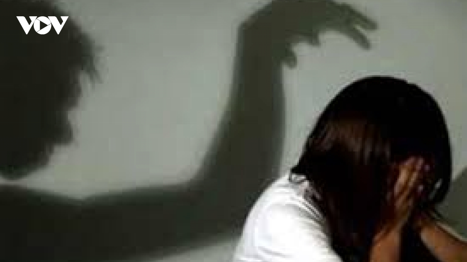 Lạng Sơn: Khởi tố đối tượng dâm ô bé gái 5 tuổi