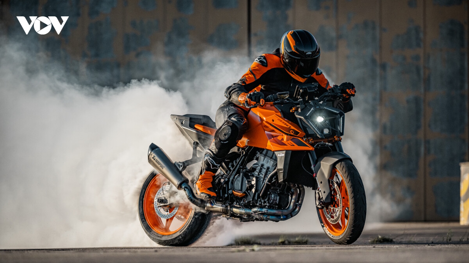 KTM 990 Duke 2024 ra mắt với thiết kế táo bạo