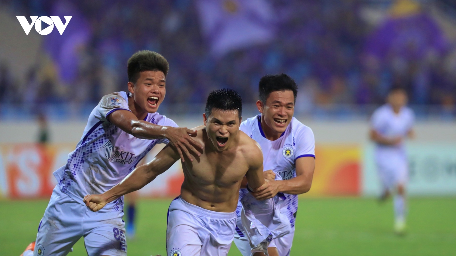 Wuhan Three Towns hay "Three Points" và tinh thần Hà Nội FC - khí phách Việt Nam