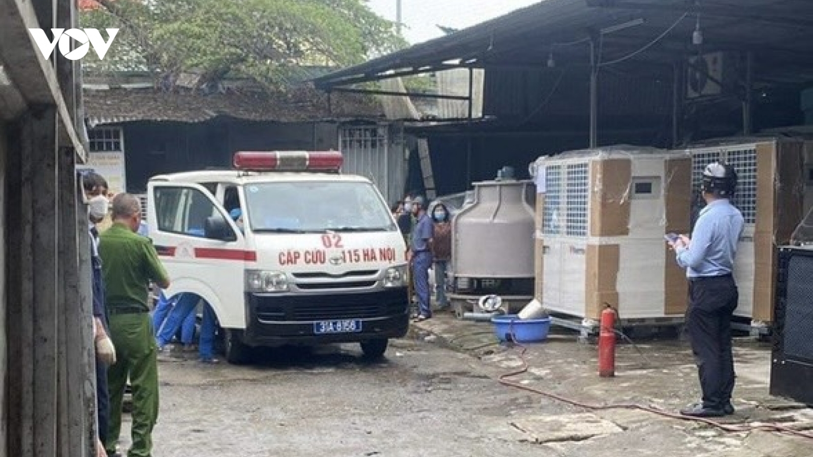 Nổ lớn tại xưởng sửa chữa điều hòa khiến 3 người bị thương nặng