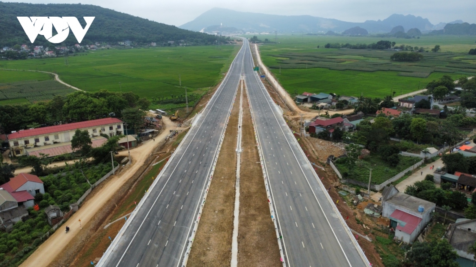 Đề nghị thay đổi điểm đầu tuyến cao tốc Ninh Bình - Hải Phòng