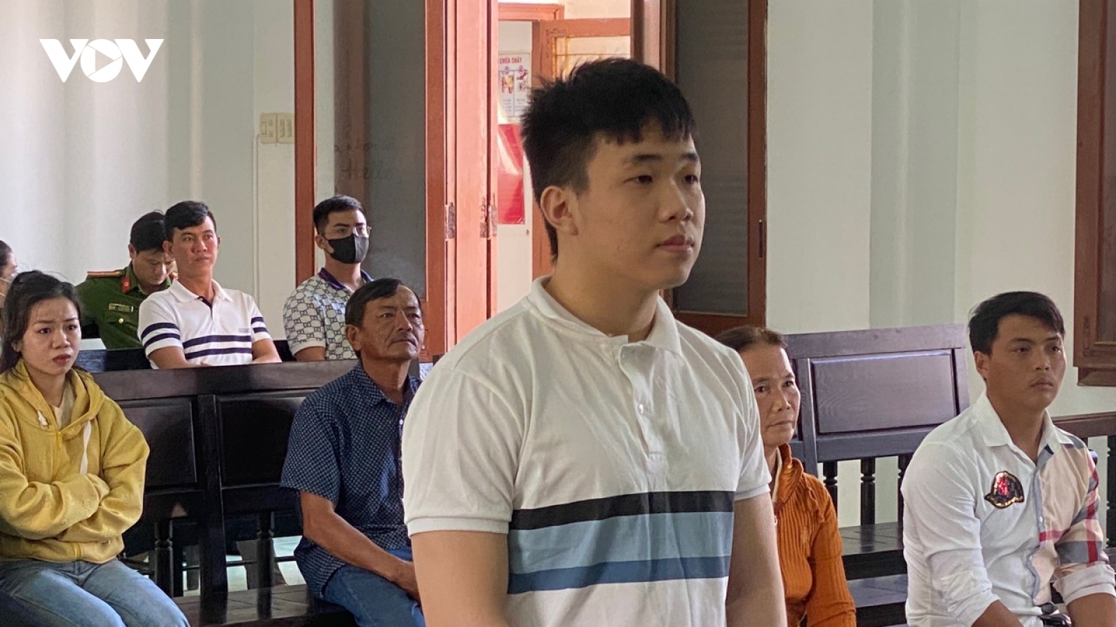 Đối tượng bênh bạn gái, chém trọng thương người can ngăn lĩnh án 12 năm tù