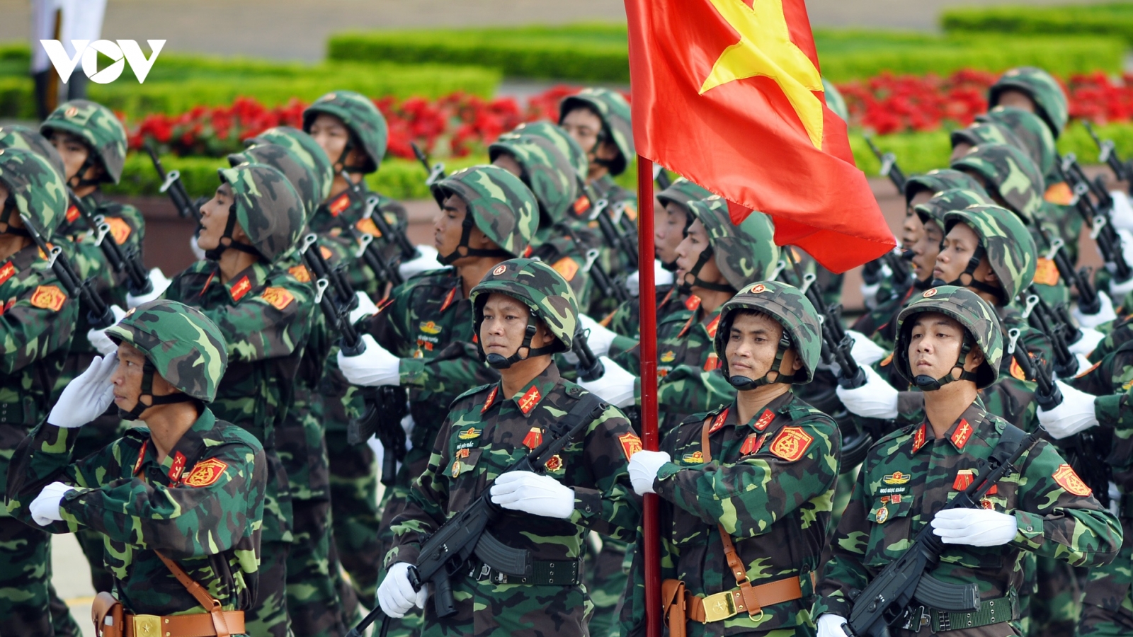 Bài học từ CM Tháng Mười: Giữ vững vai trò lãnh đạo của Đảng với quân đội