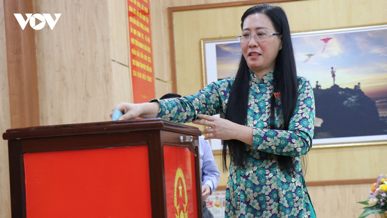 Bí thư Tỉnh ủy Quảng Ngãi đạt 100% phiếu tín nhiệm cao