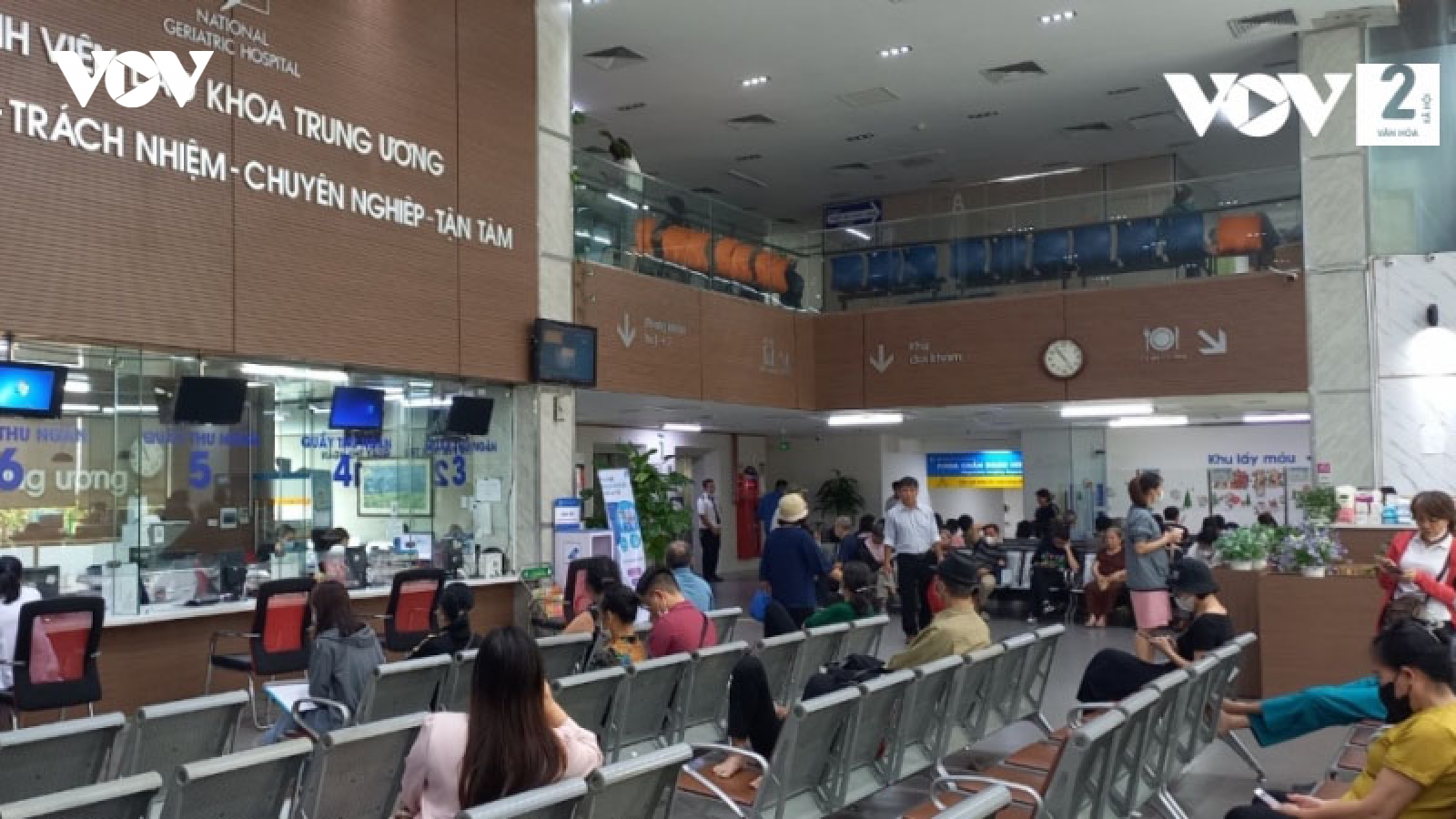 Người cao tuổi cần lưu ý phòng bệnh khi giao mùa Thu - Đông
