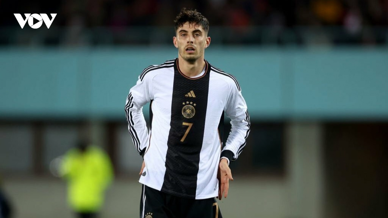 Biếm họa 24h: Havertz lại đá hậu vệ trái, ĐT Đức lại thua trận