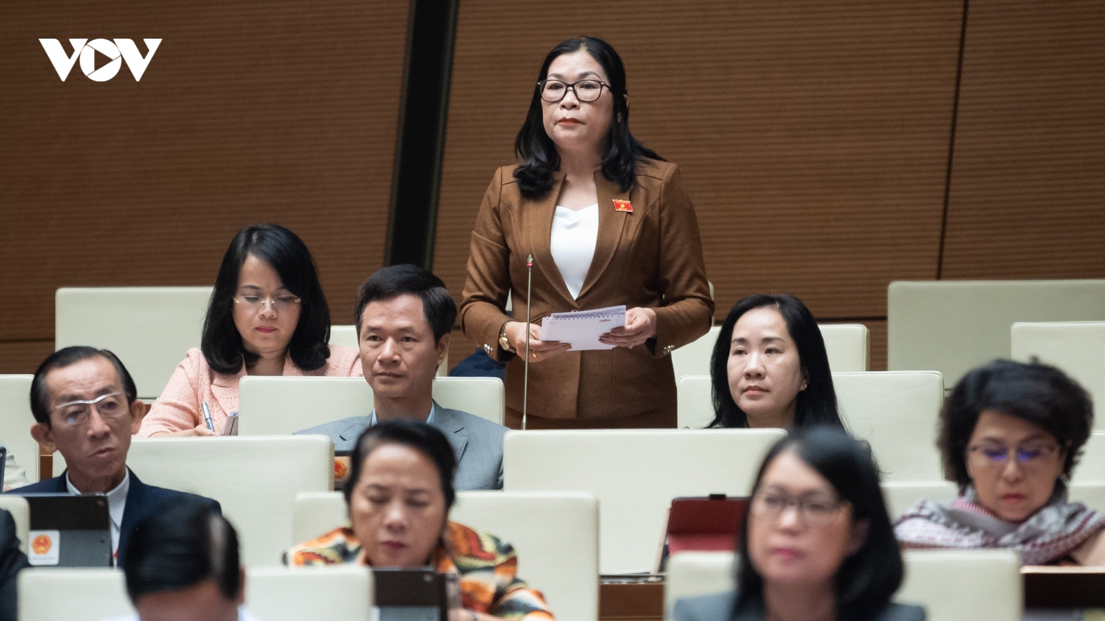 “Muốn chống tham nhũng hiệu quả cần quan tâm lương cán bộ, công chức”