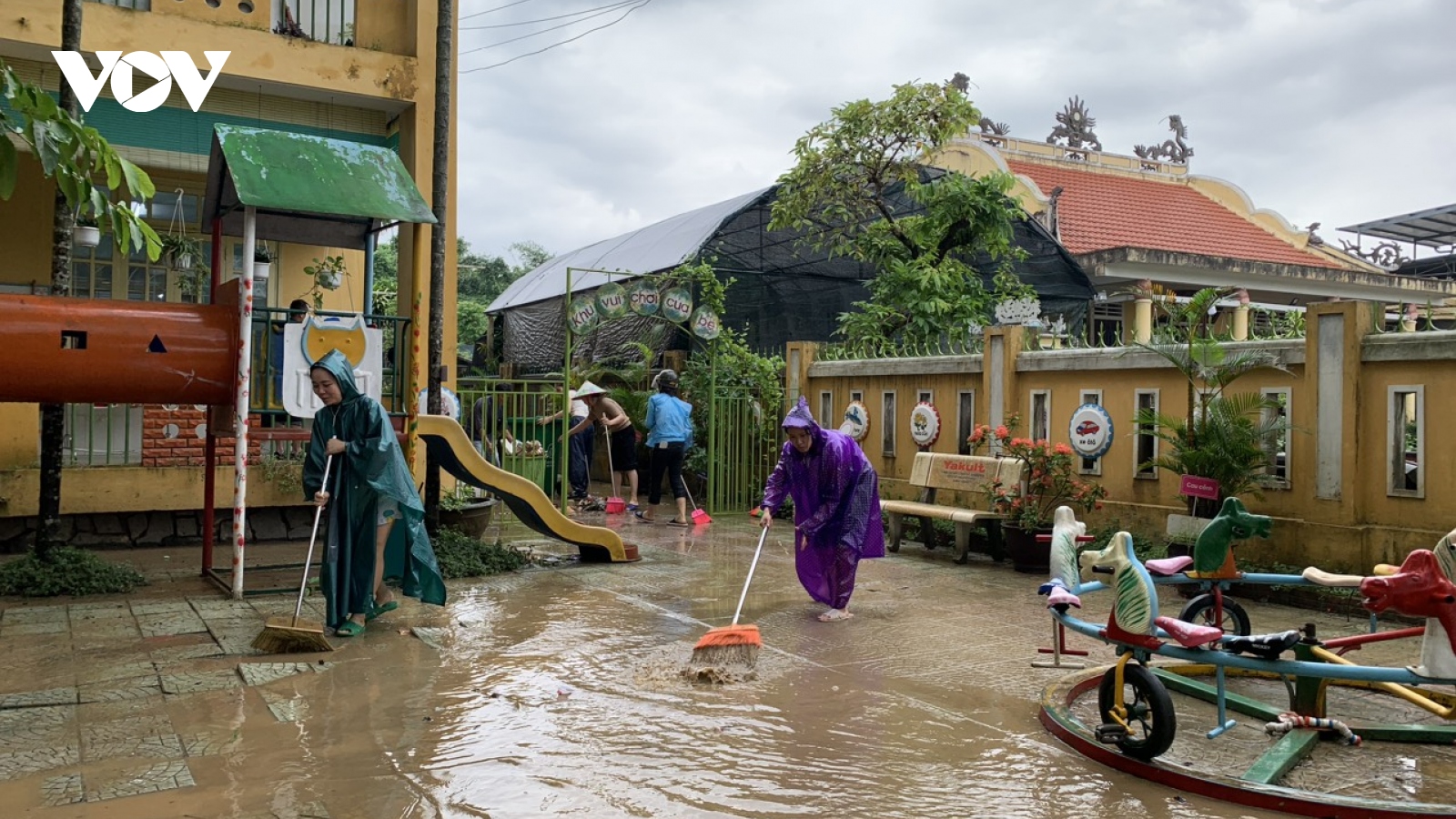 Ngày Nhà giáo ở vùng rốn lũ Thừa Thiên Huế