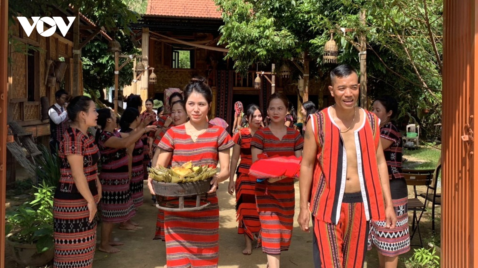 Nghi thức và phong tục đặc sắc trong lễ cưới truyền thống của người Pa Cô