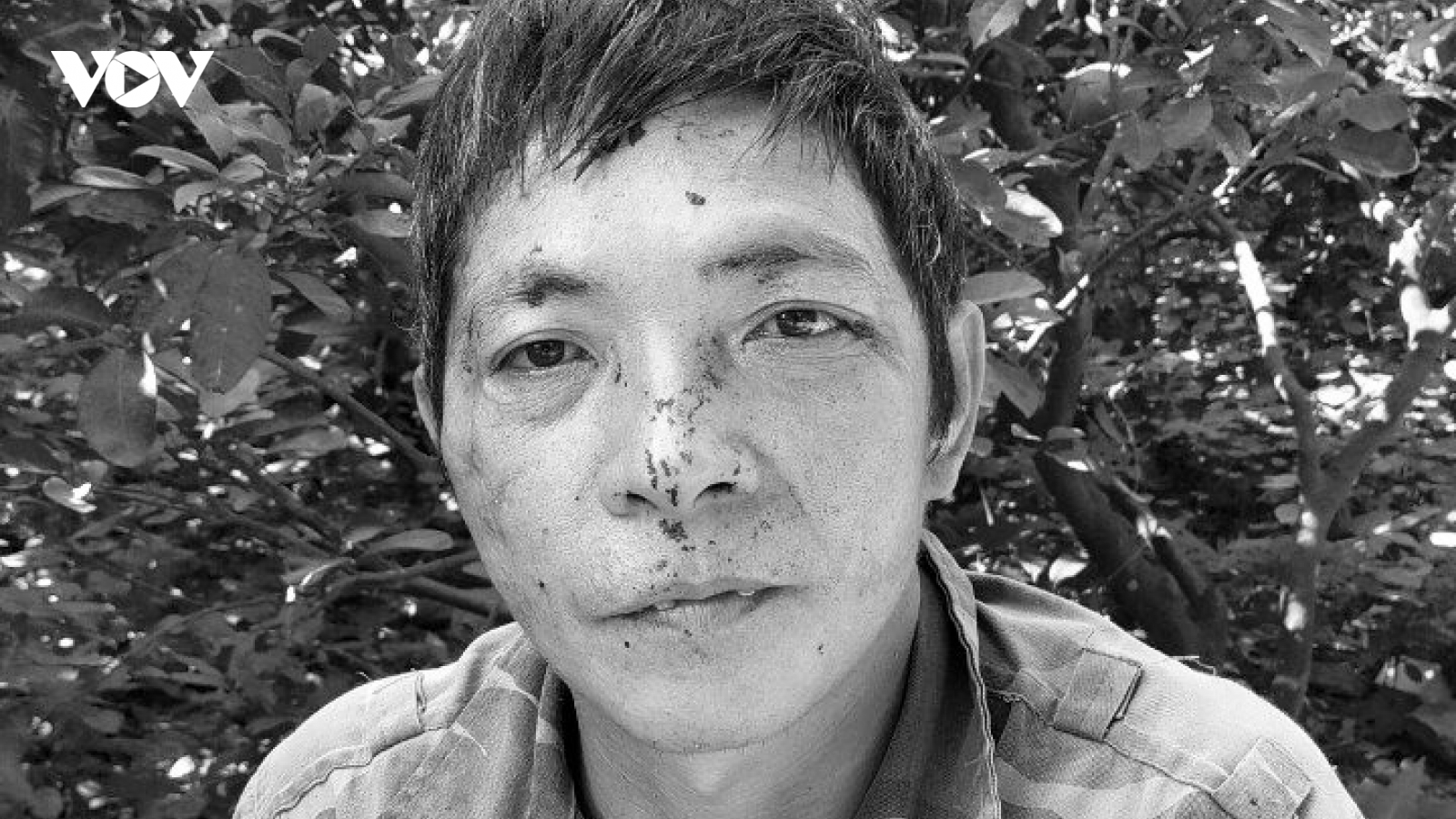 Dùng điếu cày đánh vợ tử vong vì "không cho sử dụng điện thoại"