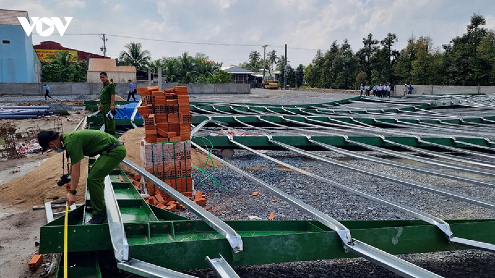 Đình chỉ công trình đang thi công bị sập không có giấy phép xây dựng