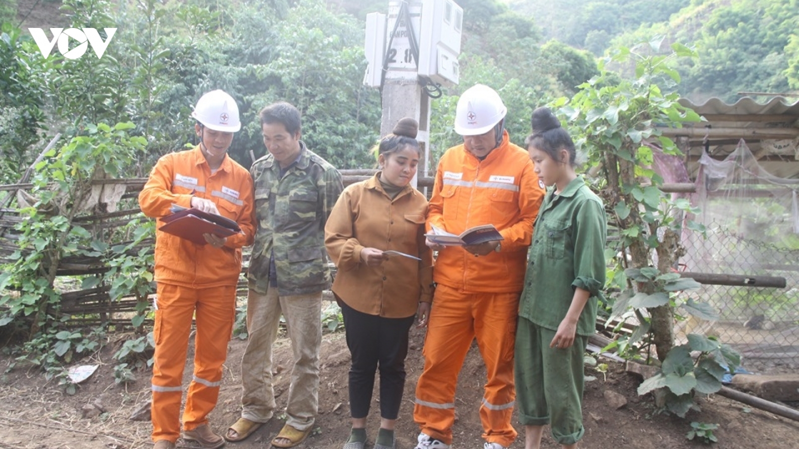 Bản vùng cao Sơn La bừng sáng ánh điện