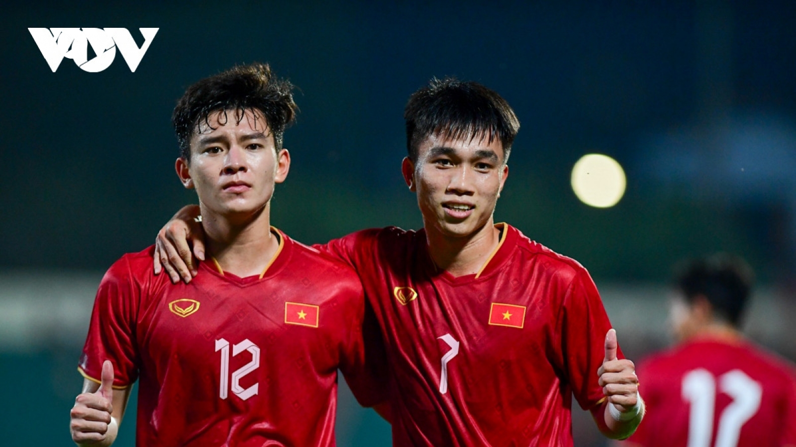 HLV Troussier loại thêm ''trò cưng'' khỏi danh sách ĐT Việt Nam gặp Philippines