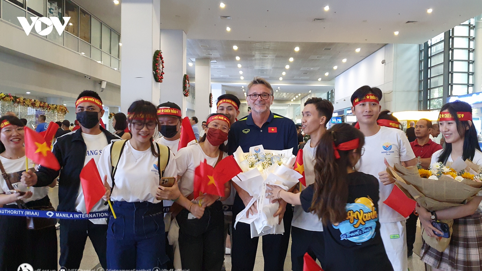 ĐT Việt Nam được tiếp lửa khi đặt chân tới Philippines