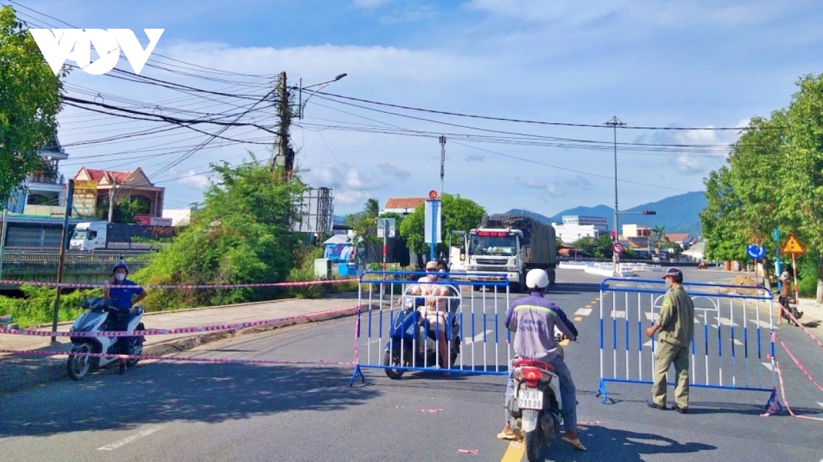 Lực lượng tham gia bảo vệ an ninh cơ sở được tổ chức thế nào?