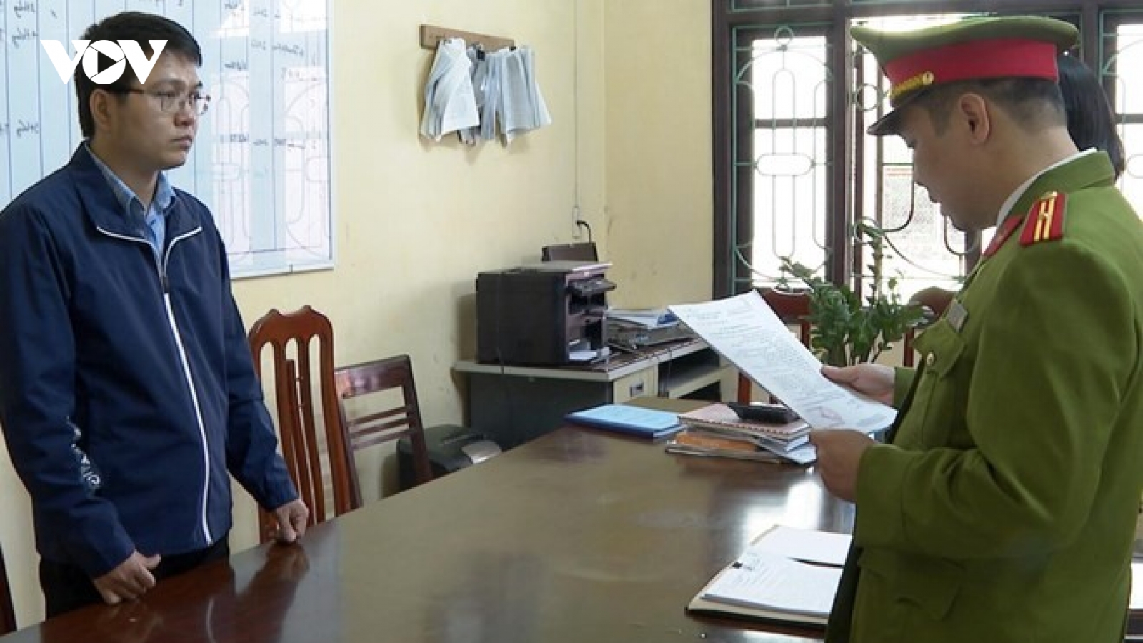 Khởi tố cán bộ tín dụng ngân hàng mua bán trái phép hóa đơn