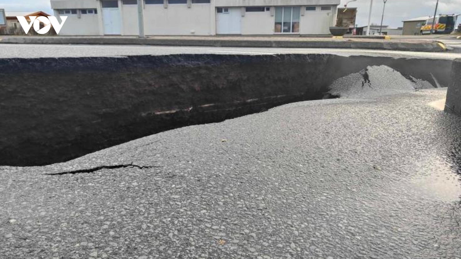 Iceland phát hiện khe nứt magma ở Grindavik, núi lửa có thể sắp phun trào