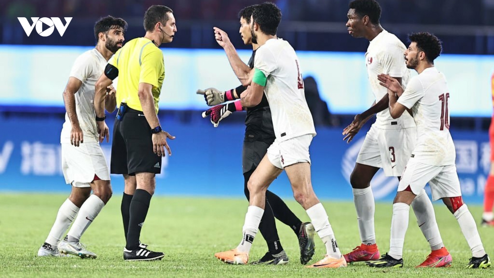 Trọng tài gây tranh cãi ở ASIAD 19 điều khiển trận ĐT Việt Nam - ĐT Philippines