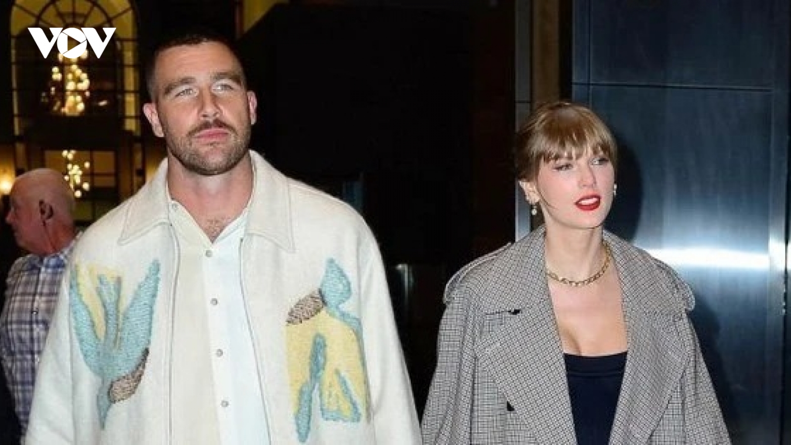 Bạn bè Taylor Swift nói gì về mối quan hệ với Travis Kelce?