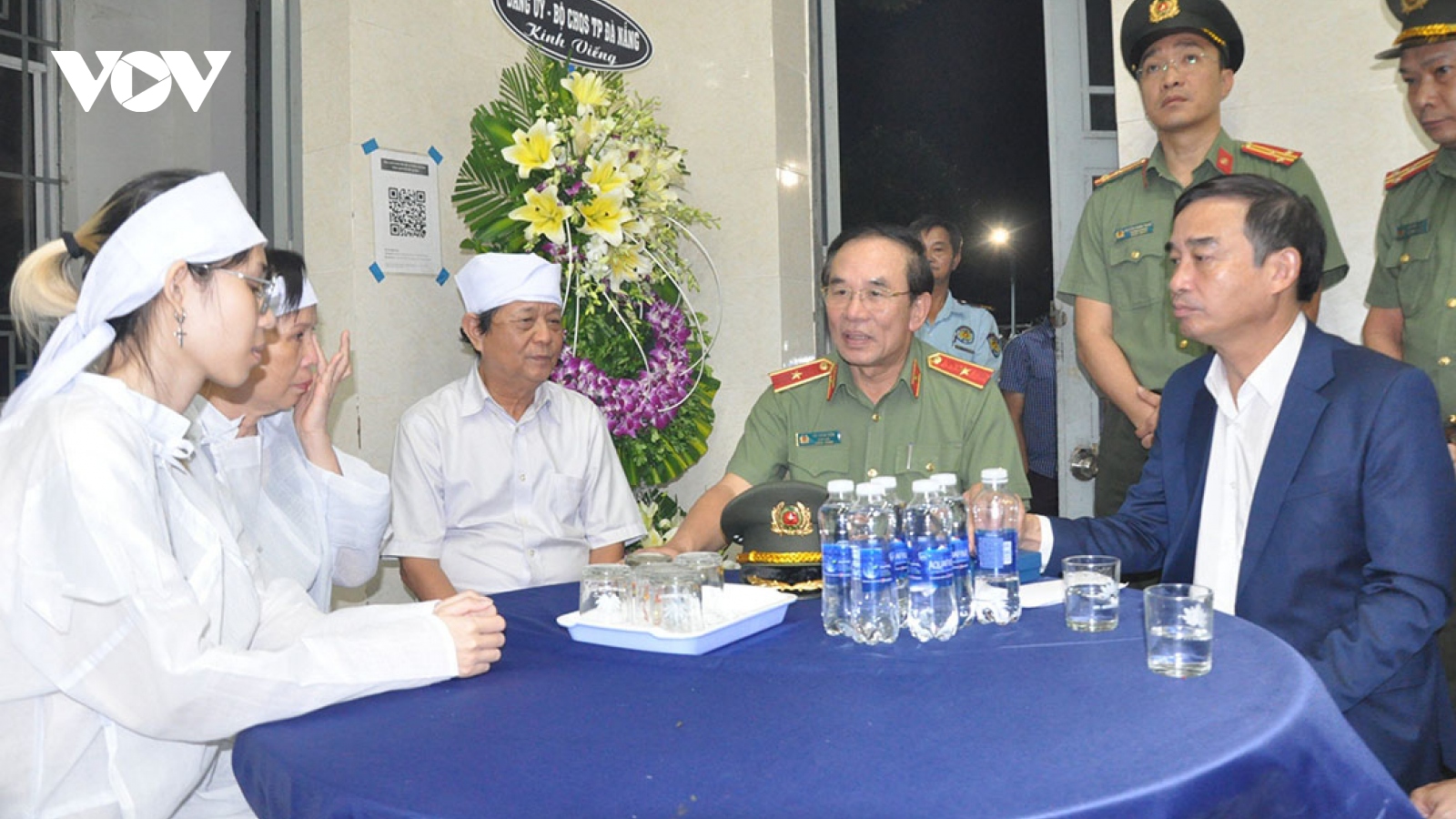 Lãnh đạo TP.Đà Nẵng thăm hỏi gia đình nhân viên bảo vệ bị kẻ cướp sát hại