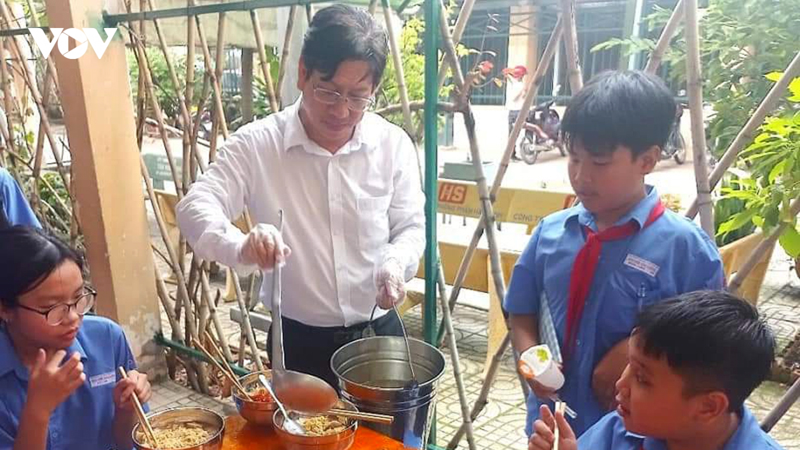 Trường học ở TP.HCM viết thư ngỏ đề xuất giúp học trò nghèo thay quà 20/11